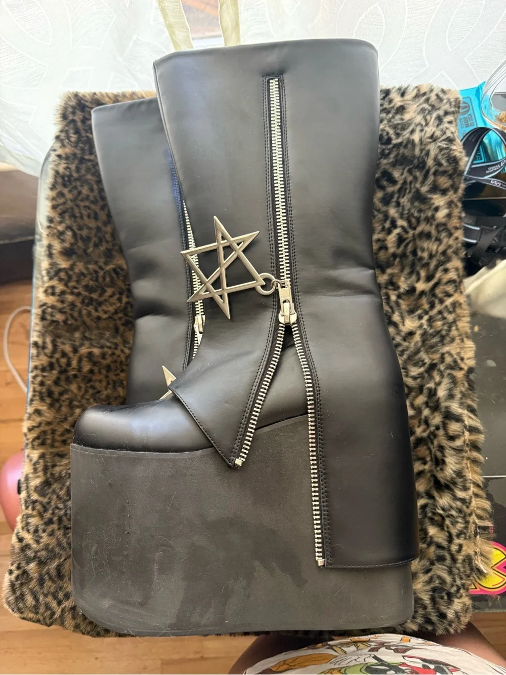 Platform killstar Knee-High Boots with Star Zipper Accent - Black